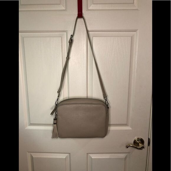 Moda Luxe purse  - Picture 1 of 6